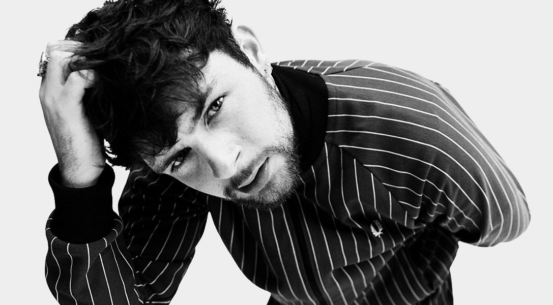 PS VR lädt euch ein, den renommierten britischen Musiker Tom Grennan bei einem Konzert in kleiner Runde ganz persönlich kennenzulernen.